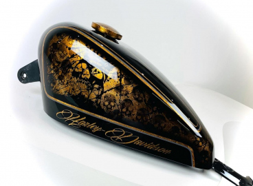 Peinture Black Gold Harley Davidson  - French khustom by Art mattwell’s,