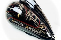 Peinture Noir et Or Harley Davidson  - French khustom by Art mattwell’s,
